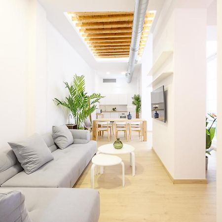 Modern 3 Bedroom, City Center With Patio & High Ceilings By 10Tosea 말라가 외부 사진