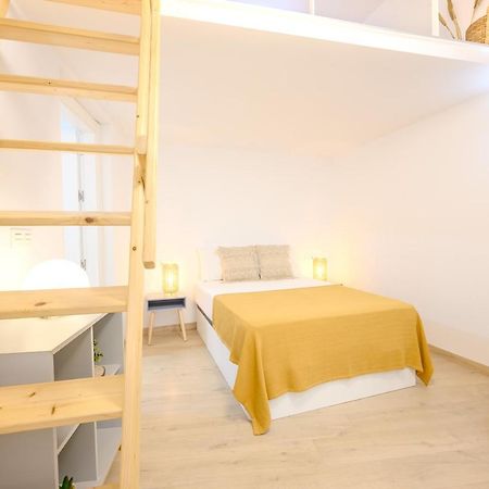 Modern 3 Bedroom, City Center With Patio & High Ceilings By 10Tosea 말라가 외부 사진