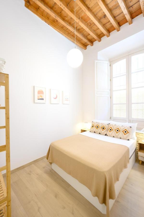 Modern 3 Bedroom, City Center With Patio & High Ceilings By 10Tosea 말라가 외부 사진