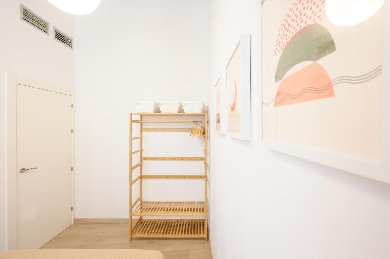 Modern 3 Bedroom, City Center With Patio & High Ceilings By 10Tosea 말라가 외부 사진
